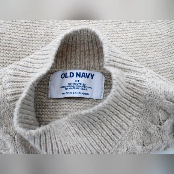 NWT Old Navy Girls Cable Knit Sweater – Size 3T - Picture 2 of 4